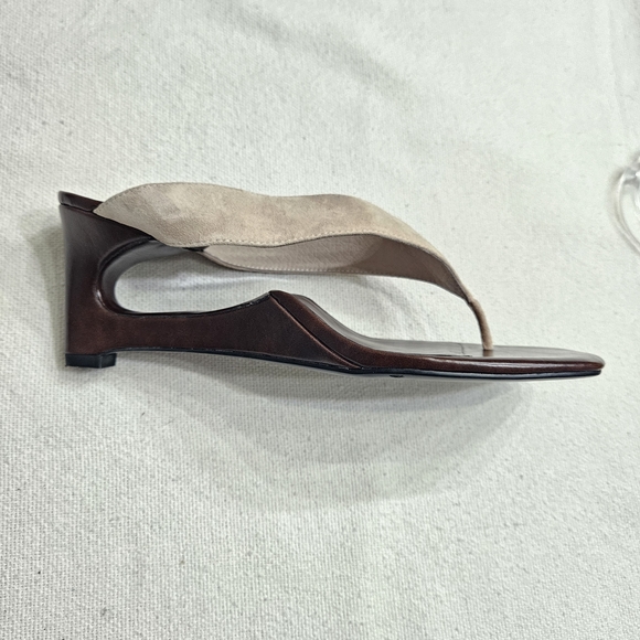 Jeffrey Campbell Flip-Side Sandal Womens Size 8.5 Tan Suede - Picture 4 of 8